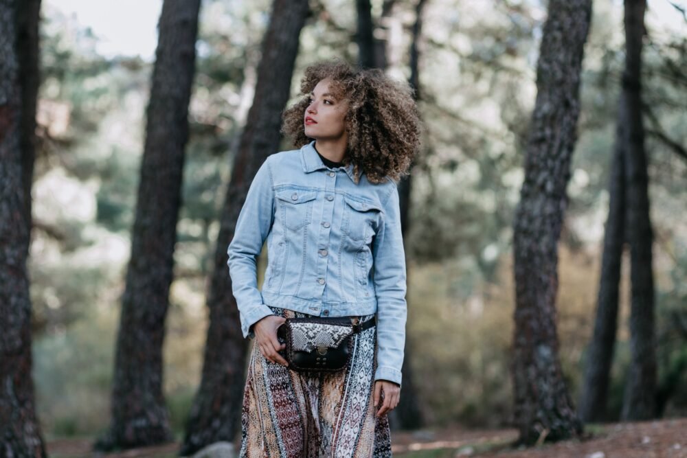 iñonera de piton artesanal hecha en españa estilo boho , complementos de moda artesania de lujo, cartera de cuero marron y serpiente hecho en españa, tienda de piel y animal print