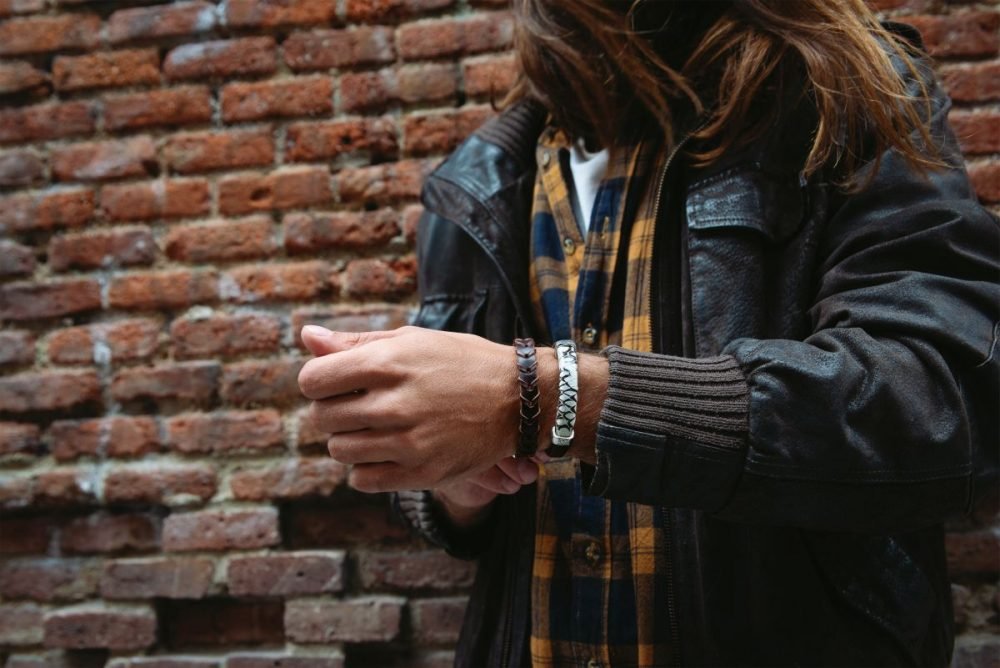 pulsera de cuero estilo moter , pulsera de hombre pulsera de moda hecho a mano brazalete de piel de serpiente pulsera de serpiente blanca complementos de hombre regalo perfecto regalo original navidad dia del padre artesania de lujo