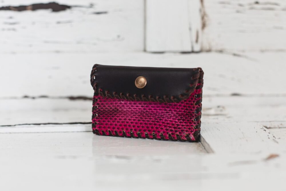monedero artesanal Fucsia, Monedero Piel Serpiente Artesanal, Monedero Pequeño de cuero rosa Leonika Piel, monedero artesano rosa (3)