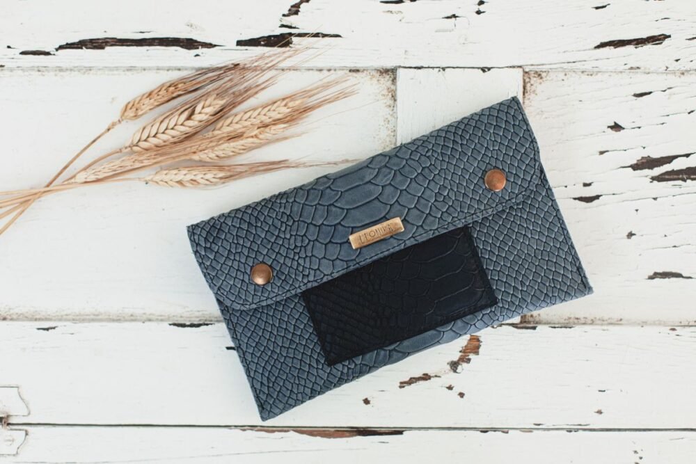 Monedero Artesanal de Piel, Cartera de Piel Azul Colores Leonikapiel, Monedero Artesano de Cuero de Moda para Mujer Leonika Piel