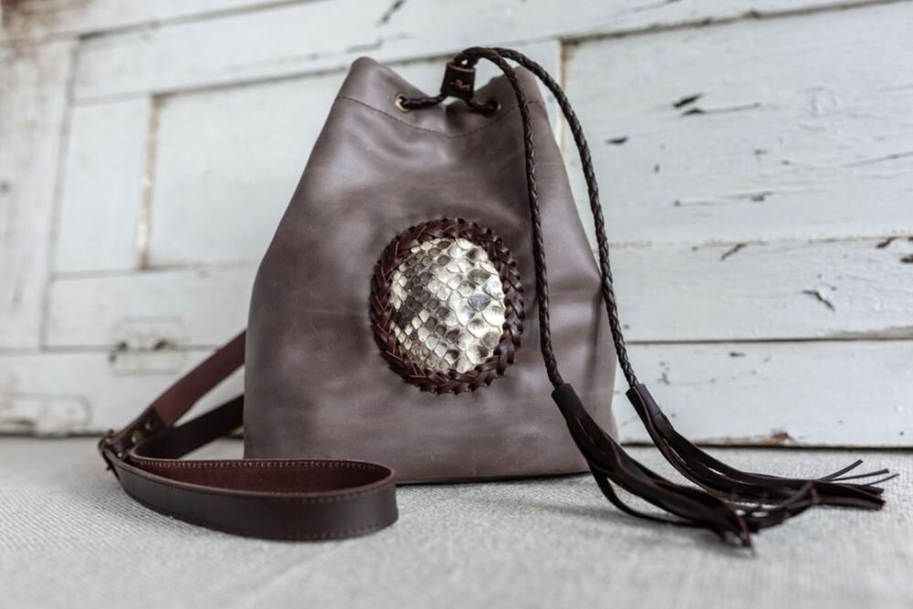 Bolso Bombonera Piel Artesanal Leonika Piel, Bolso Artesano Hecho en España, Bolso de Mujer con Reptil Leonika Piel