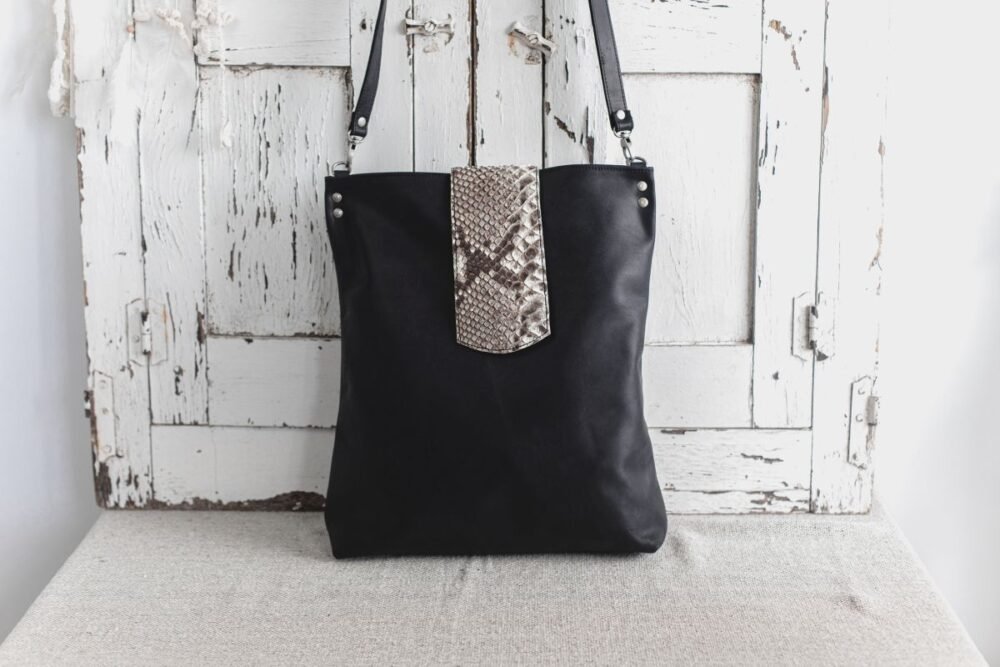 Bolso Artesano Tote Negro de Piel, Bolso para Mujer Negro, Bolso de Cuero Grande con Serpiente, Bolso Artesanal Hecho en España Leonika (3)