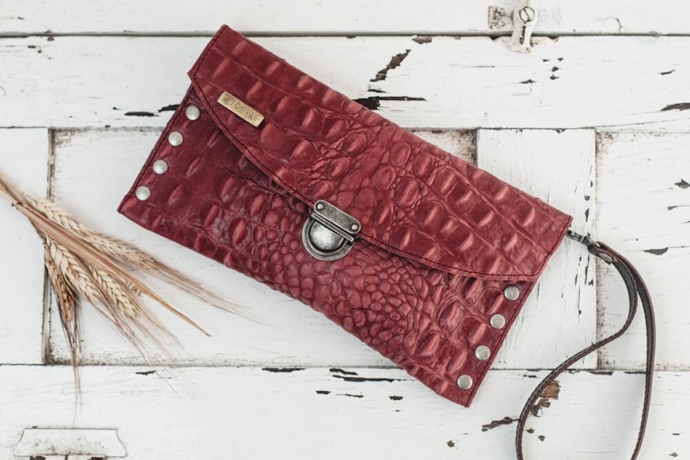 Cartera Piel Cocodrilo Rojo, Cartera Tarjetero Imitación Cocodrilo Piel, Cartera Roja Cuero, Cartera Piel Exótica Hecha a Mano Madrid Leonika