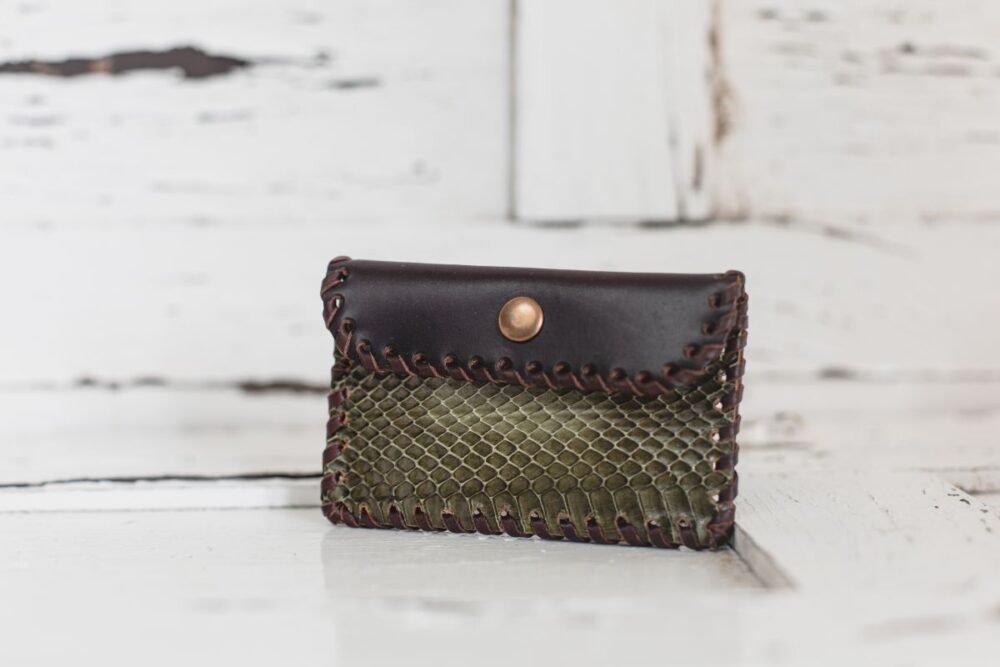 monedero artesano serpiente verde, Monedero pequeño Piel Verde, Monedero Pequeño de cuero Leonika Piel, monedero hecho en España, Artesania de España (3)