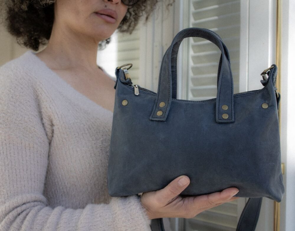 Bolso Azul Artesano, Bolso Pequeño Piel Azul Marino, Bolso Azul Oscuro, Bolso Azul Marino, Bolso Cuero Artesanal, Bolso Hecho en Madrid, Moda Leonika Piel
