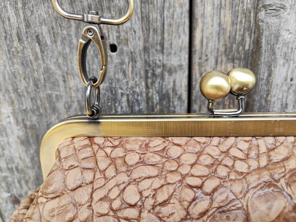 Bolso Marrón, Bolso Boquilla Piel Marrón, Bolso Coco, Bolso Marrón Artesano, Artesania Bolso Cuero Artesanal, Bolso Hecho Madrid, Moda Española Leonika